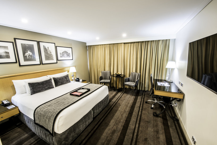 Rydges World Square - Deluxe King Room